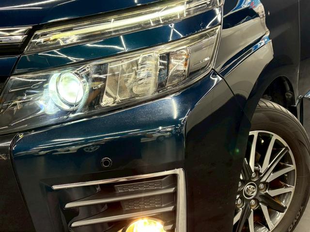 ヴォクシー ＺＳ　フリップダウンモニター　純正ＳＤナビ　バックモニター　アイドリングストップ　ステアリングスイッチ　ドライブレコーダー　両側パワースライドドア　スマートキー　ＥＴＣ　県内買取車両　保証対象車両（29枚目）