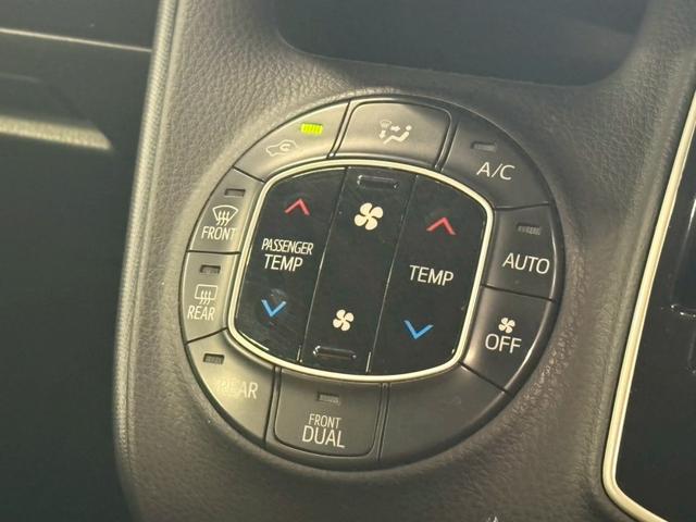 ヴォクシー ＺＳ　フリップダウンモニター　純正ＳＤナビ　バックモニター　アイドリングストップ　ステアリングスイッチ　ドライブレコーダー　両側パワースライドドア　スマートキー　ＥＴＣ　県内買取車両　保証対象車両（52枚目）