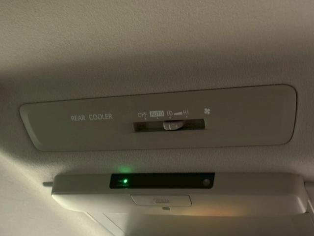 ヴォクシー ＺＳ　フリップダウンモニター　純正ＳＤナビ　バックモニター　アイドリングストップ　ステアリングスイッチ　ドライブレコーダー　両側パワースライドドア　スマートキー　ＥＴＣ　県内買取車両　保証対象車両（59枚目）