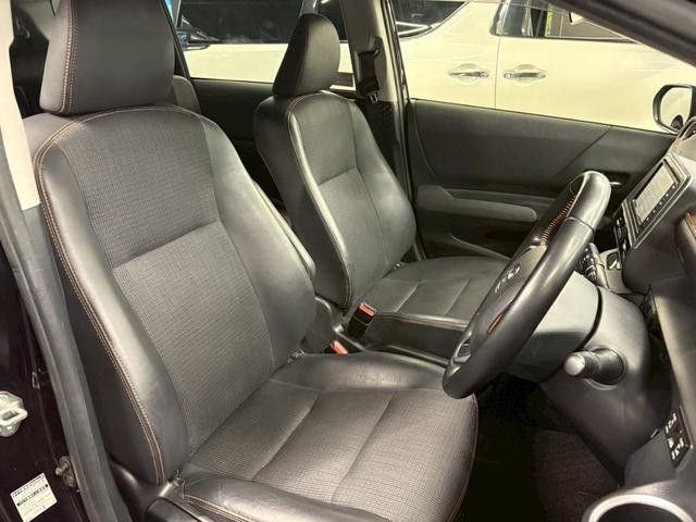 運転席からの視界も広く女性の方でも運転しやすい設計に