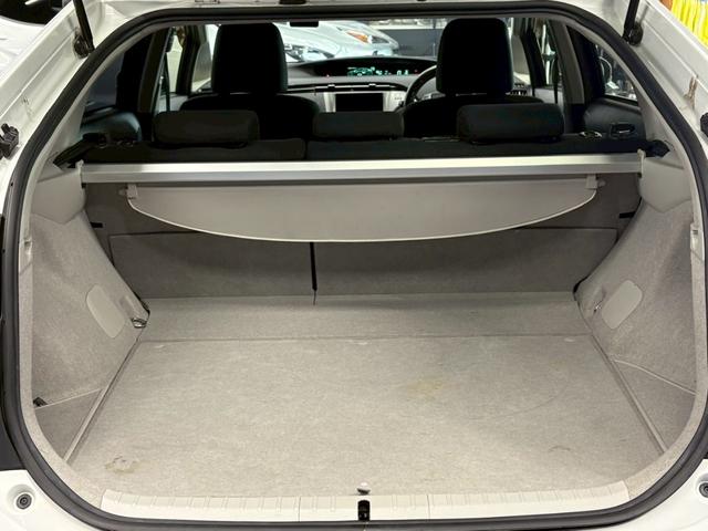 使い勝手のいい荷室スペース