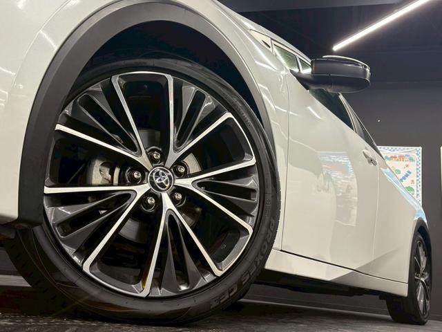 ★タイヤサイズ（前・後）	１９５／５０Ｒ１９★純正１９インチアルミホイール