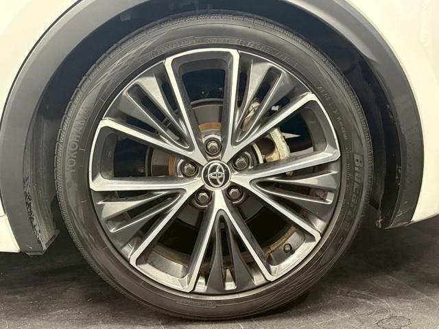 ユーポス豊見城店は軽自動車からコンパクトカー、ミニバン、スポーツカーまで様々な車種を取り揃えております。お客様の希望車種が見つからなくても全国から車両を探せます。お気軽にお問合せ下さい。