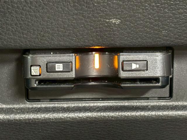 高速道路をスムーズに利用できる【ＥＴＣ】搭載。納車後すぐに長距離ドライブ可能です♪