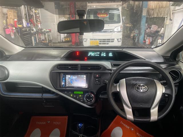 アクア S スマートキー 電動格納ミラー CVT 衝突安全ボディ 記録簿 ABS ESC CD DVD再生 USB エアコン パワーステアリング パワーウィンドウ(2枚目)