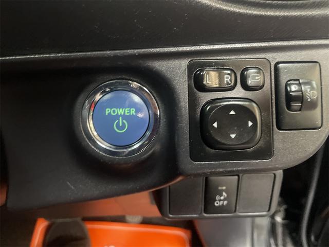 アクア S スマートキー 電動格納ミラー CVT 衝突安全ボディ 記録簿 ABS ESC CD DVD再生 USB エアコン パワーステアリング パワーウィンドウ(8枚目)