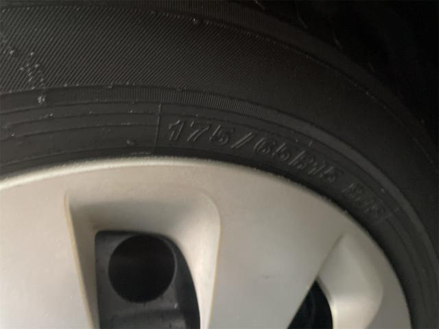 アクア S スマートキー 電動格納ミラー CVT 衝突安全ボディ 記録簿 ABS ESC CD DVD再生 USB エアコン パワーステアリング パワーウィンドウ(34枚目)