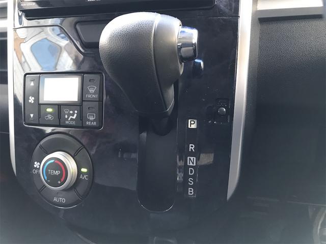 発進時や後退時に必ず操作するレバーです。操作のしやすさが肝になってきます。ぜひ一度体感してください。