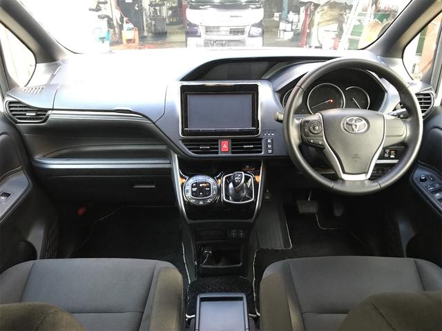 エスクァイア ハイブリッドＸｉ　ドライブレコーダー　ＥＴＣ　バックカメラ　ナビ　両側スライド・片側電動　オートライト　ＬＥＤヘッドランプ　スマートキー　電動格納ミラー　３列シート　ＣＶＴ　アルミホイール　盗難防止システム（2枚目）