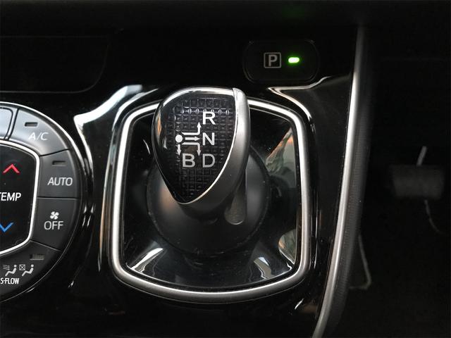 エスクァイア ハイブリッドＸｉ　ドライブレコーダー　ＥＴＣ　バックカメラ　ナビ　両側スライド・片側電動　オートライト　ＬＥＤヘッドランプ　スマートキー　電動格納ミラー　３列シート　ＣＶＴ　アルミホイール　盗難防止システム（6枚目）