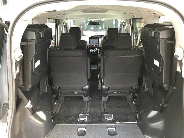 エスクァイア ハイブリッドＸｉ　ドライブレコーダー　ＥＴＣ　バックカメラ　ナビ　両側スライド・片側電動　オートライト　ＬＥＤヘッドランプ　スマートキー　電動格納ミラー　３列シート　ＣＶＴ　アルミホイール　盗難防止システム（19枚目）