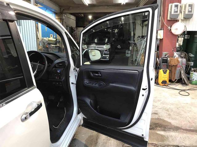 エスクァイア ハイブリッドＸｉ　ドライブレコーダー　ＥＴＣ　バックカメラ　ナビ　両側スライド・片側電動　オートライト　ＬＥＤヘッドランプ　スマートキー　電動格納ミラー　３列シート　ＣＶＴ　アルミホイール　盗難防止システム（36枚目）