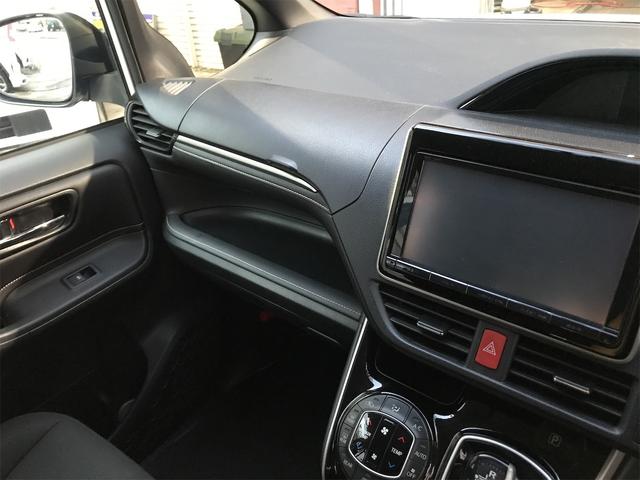 エスクァイア ハイブリッドＸｉ　ドライブレコーダー　ＥＴＣ　バックカメラ　ナビ　両側スライド・片側電動　オートライト　ＬＥＤヘッドランプ　スマートキー　電動格納ミラー　３列シート　ＣＶＴ　アルミホイール　盗難防止システム（42枚目）