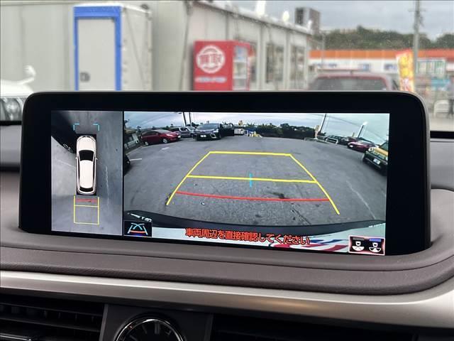 【パノラミックビューモニター】を装備しております。全周囲カメラで危険察知。狭い駐車場でも安心して駐車できますね。