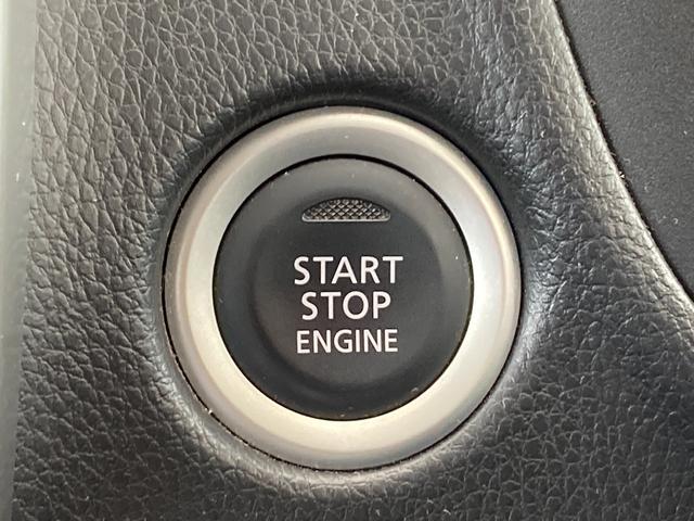 【　プッシュエンジンスタート　】スマートキーとの連動で、キーがポケットやバックに入った状態でもスタートボタンでエンジンが始動できます。
