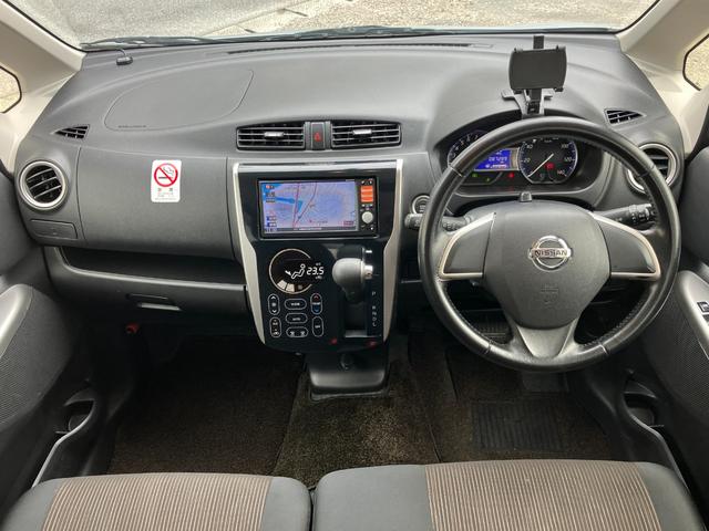 毎回座るフロントシート。運転席は必ず使用する部分ですので、座り心地が重要です！