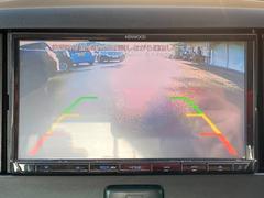 【　バックカメラ　】駐車の時に見えずらい後方がモニターで確認できます。駐車の苦手な方でも、スーパーやコンビニの駐車場でも後方、枠線を確認しながら駐車できます。バック時の衝突防止に役立ちます！ 5