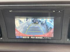 【　バックカメラ　】駐車の時に見えずらい後方がモニターで確認できます。駐車の苦手な方でも、スーパーやコンビニの駐車場でも後方、枠線を確認しながら駐車できます。バック時の衝突防止に役立ちます！ 4