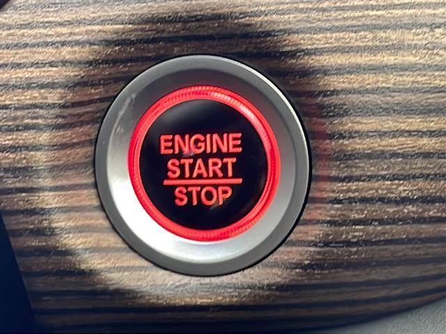 【　プッシュスタート　】鍵を挿さずにポケットに入れたまま鍵の開閉、エンジンの始動まで行えます。