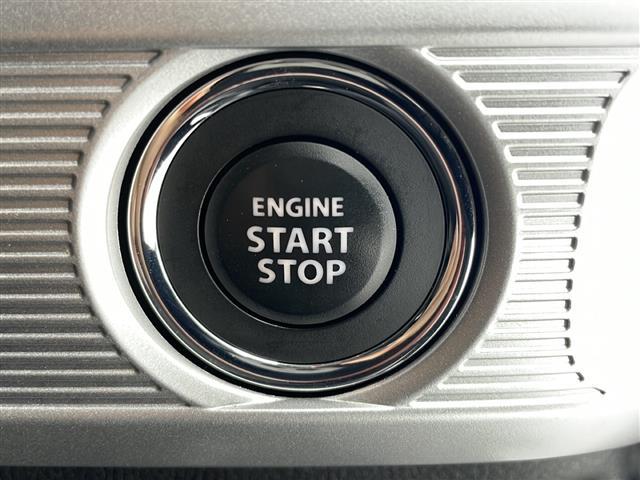 【　スマートキー　プッシュスタート　】鍵を挿さずにポケットに入れたまま鍵の開閉、エンジンの始動まで行えます。