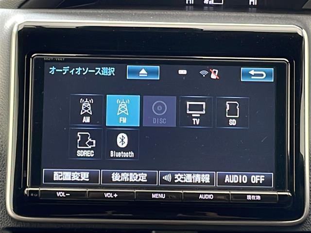 ヴォクシー ＺＳ　純正９インチナビ　フルセグＴＶ　ＣＤ　ＤＶＤ　Ｂｌｕｅｔｏｏｔｈ　ＥＴＣ　バックカメラ　パワ－スライドドア　純正フリップダウンモニター　クルーズコントロール　ＵＳＢ端子　ドアバイザー　純正アルミ（6枚目）