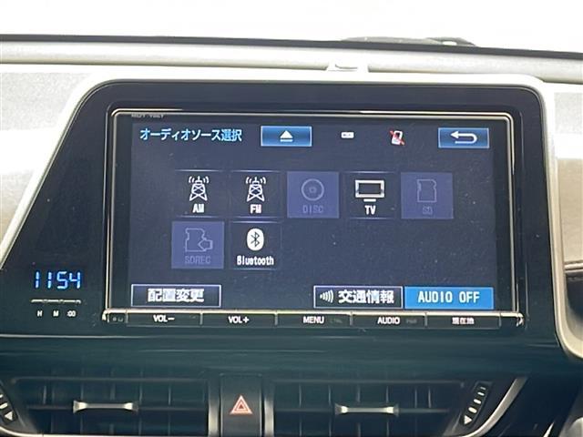 Ｃ－ＨＲ Ｇ　セーフティーセンス　モデリスタエアロ　純正ナビ　ＣＤ　ＤＶＤ　フルセグＴＶ　Ｂｌｕｅｔｏｏｔｈ接続　バックカメラ　純正アルミ　シートヒーター　ハーフレザーシート　ＥＴＣ　純正フロアマット　スマートキー（3枚目）