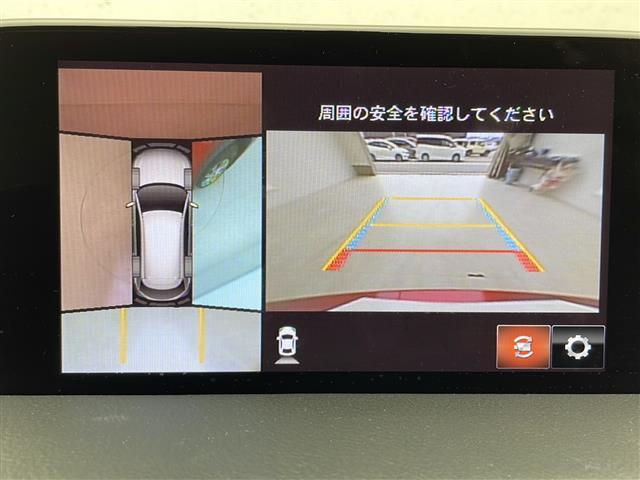 【　全方位カメラ　】上から見下ろしたように駐車が可能です。安心して縦列駐車も可能です♪