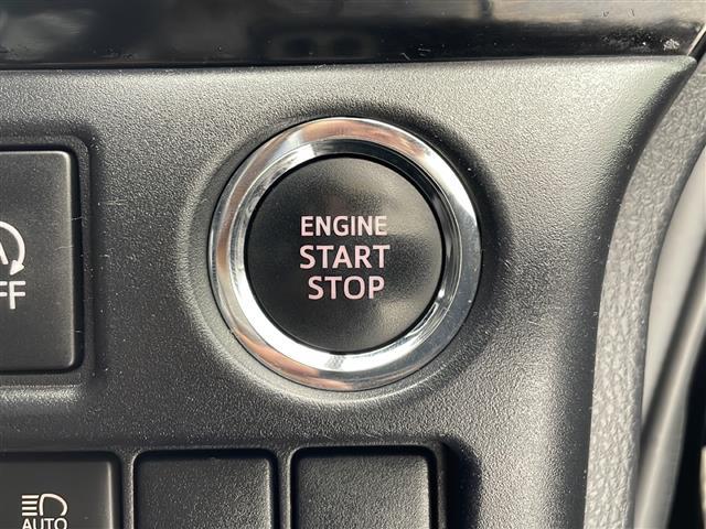 【　スマートキー　プッシュスタート　】鍵を挿さずにポケットに入れたまま鍵の開閉、エンジンの始動まで行えます。