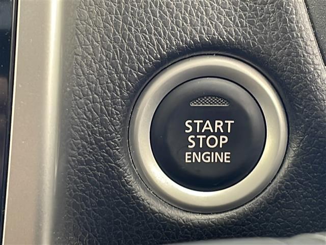 【　スマートキー／／／プッシュスタート　】鍵を挿さずにポケットに入れたまま鍵の開閉、エンジンの始動まで行えます。