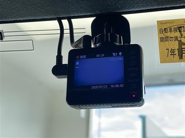 【　ドライブレコーダー　】万が一の事故してしまった、事故された時しっかりと記録してくれます！！安心してドライブが楽しめますね♪