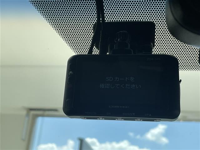 【ドライブレコーダー】映像・音声などの運転中の記録を残します。事故などを起こした起こされた時の証拠になりえますので、もしも時でも安心ですね。