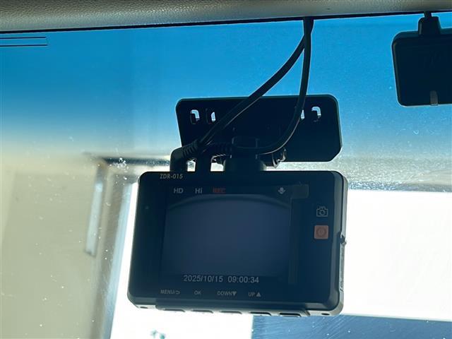 【　ドライブレコーダー　】運転中の記録を残します。事故などを起こした起こされた時の証拠を残します。