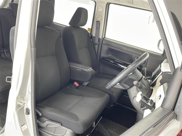 【 フロントシート 】使えるフロントシートで快適ドライブ。