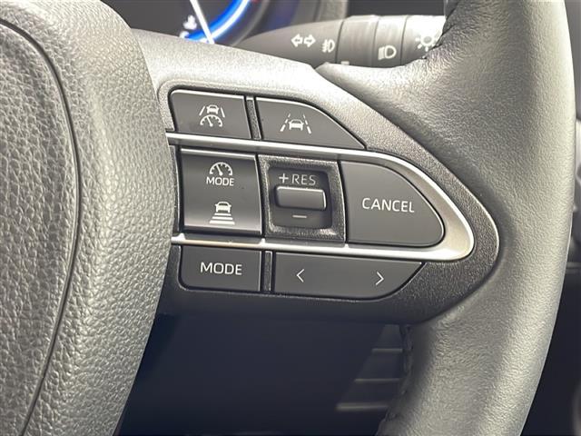 【 アダプティブクルーズコントロール 】設定した車速内で自動で加減速。先行車との車間距離を適切に維持した追従走行が可能です。