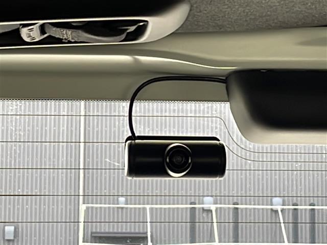 【 ドライブレコーダー 】運転中の記録を残します。事故などを起こした起こされた時の証拠を残します。