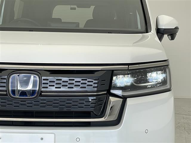 【 LEDヘッドライト 】悪天候や夜間の走行も視界良好で安心してお乗りいただけます。////