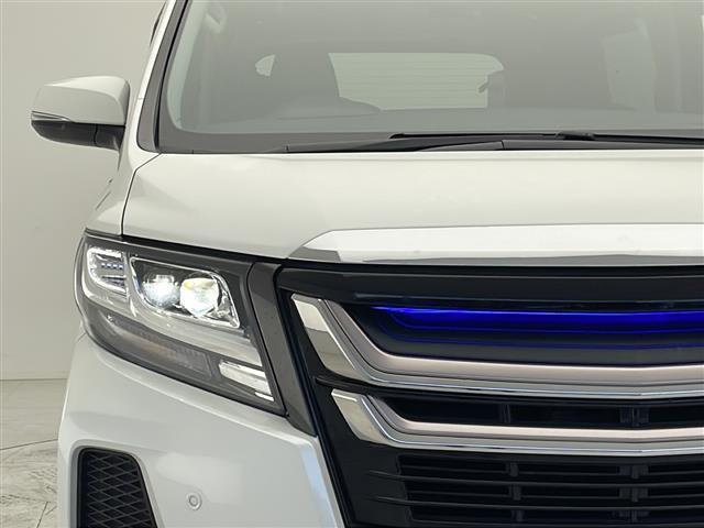 【LEDヘッドライト】消費する電力が少なく耐久年数が長いのが特徴のヘッドライトです。さらに長持ちさせたい方は、ヘッドライト,フロントガラスなどのコーティングもご用意しています。