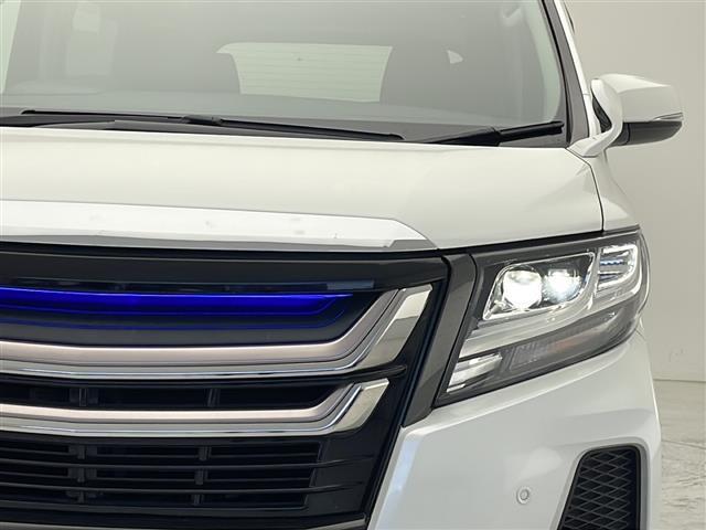 【LEDヘッドライト】消費する電力が少なく耐久年数が長いのが特徴のヘッドライトです。さらに長持ちさせたい方は、ヘッドライト,フロントガラスなどのコーティングもご用意しています。