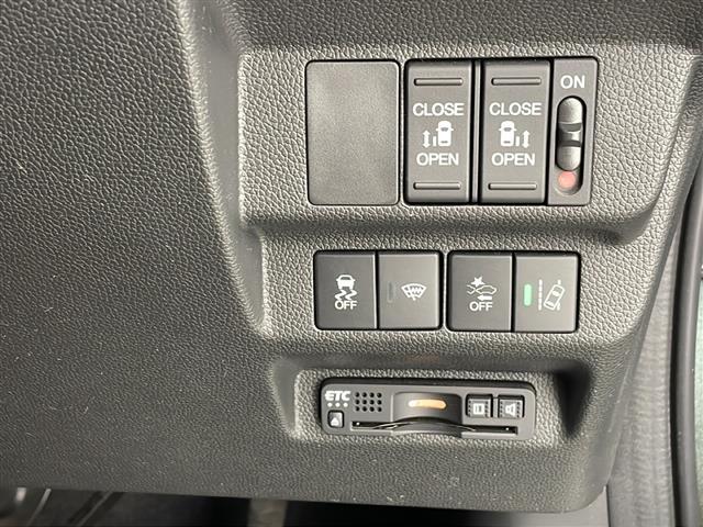 【両側パワースライドドア】小さなお子さまでもボタン一つで乗り降りラクラクです!両手に荷物を抱えている状態でもボタンを押せば自動で開閉するので、お買い物やお出かけの際にはとっても重宝します!