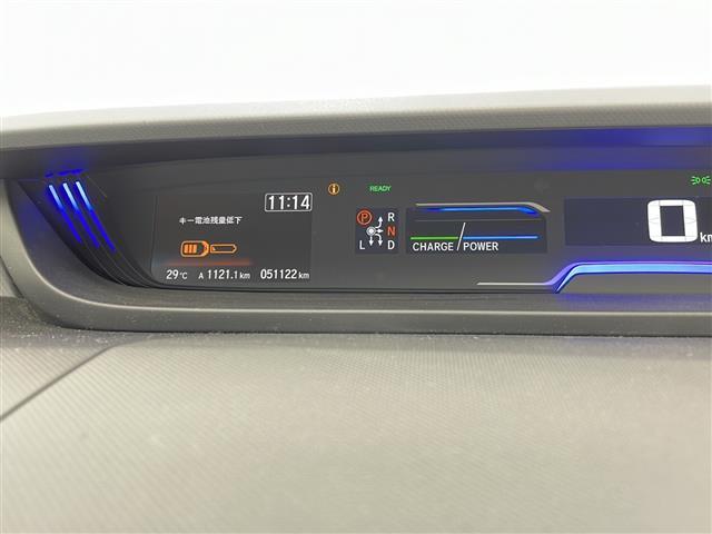 【スピードメーター】メーターがシンプルで見やすく運転しやすいですね!