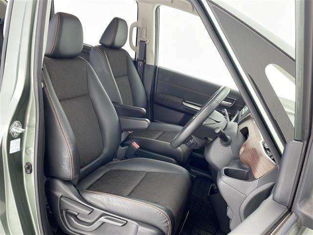 【運転席】座り心地が良いシートなので長時間の運転でも快適にお過ごしいただけます。新品のフロアマットのご注文も可能です。掲載箇所以外にご希望の写真がございましたらお気軽にお問い合わせ下さい。