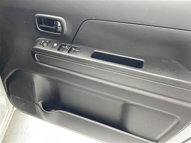 【パワーウインドウ】運転席のスイッチで、各席の窓ガラスの開閉ができます!あると便利ですよね!