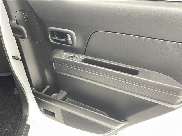 【パワーウインドウ】運転席のスイッチで、各席の窓ガラスの開閉ができます!あると便利ですよね!