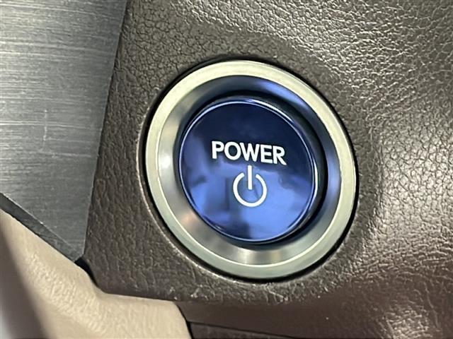 【 スマートキー・プッシュスタート 】鍵を挿さずにポケットに入れたまま鍵の開閉、エンジンの始動まで行えます。