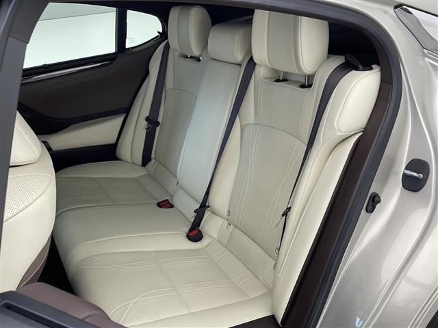 店舗にて現車の確認もいただけますので、お電話で在庫のご確認の上是非ご来店くださいませ!!!