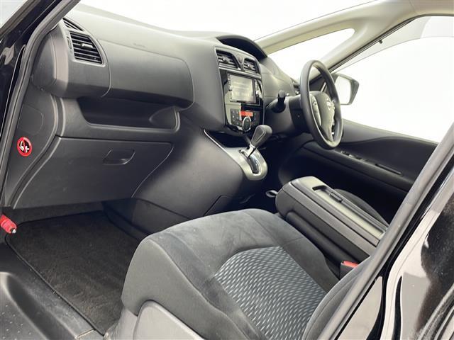 【 フロントシート 】使えるフロントシートで快適ドライブ♪