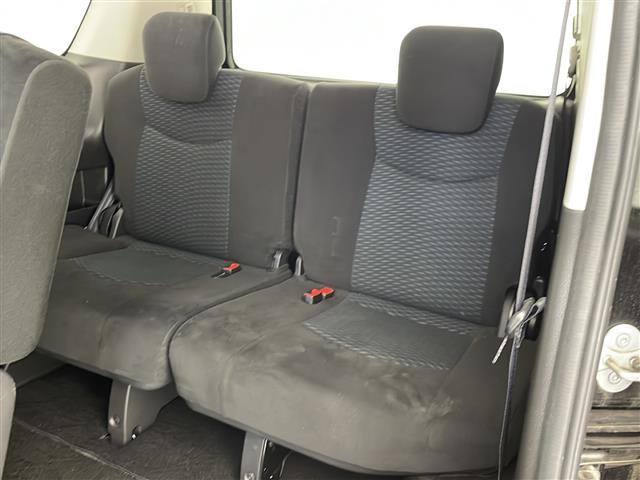 【 サードシート 】3列目のシートも広々していて居住性が高くなっています♪ファミリープランの方にもぴったりです♪