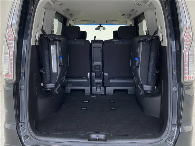 【 ラゲッジスペース 】リアシートを倒せばこの大容量!!ダンボールなどの大きい荷物も釣り具などの長尺物まで様々載せられそうです!!