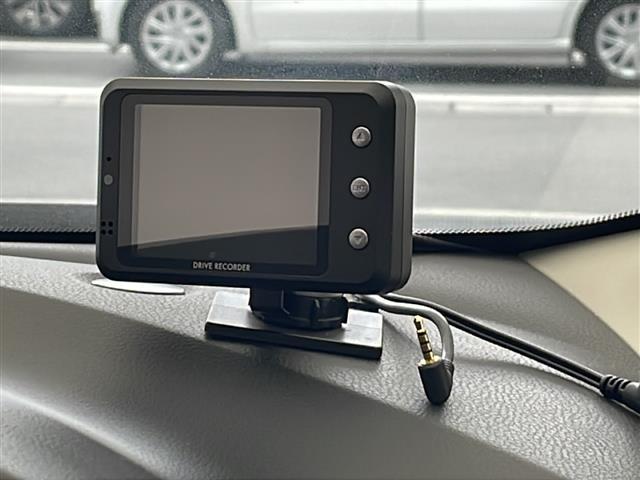 店舗にて現車の確認もいただけますので、お電話で在庫のご確認の上是非ご来店くださいませ!!!