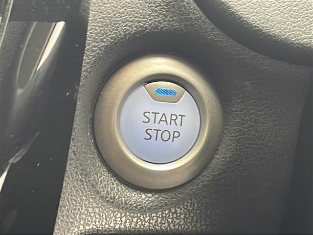 【スマートキー(エンジンスタートストップスイッチ)スマートキー(電子キー)を待っていれば、スイッチを押すだけでエンジンをかけることができます!